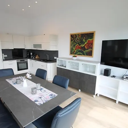 2608 - Strandwiese 18 *