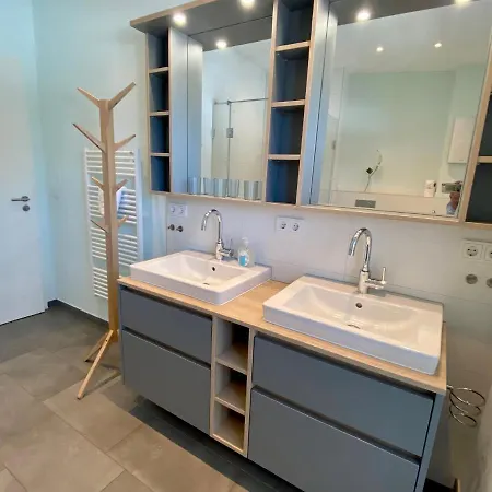 2608 - Strandwiese 18 *